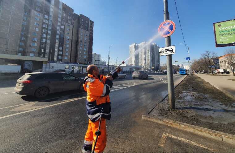Коммунальщики в Москве дежурят с биноклями на крышах из-за угрозы дронов