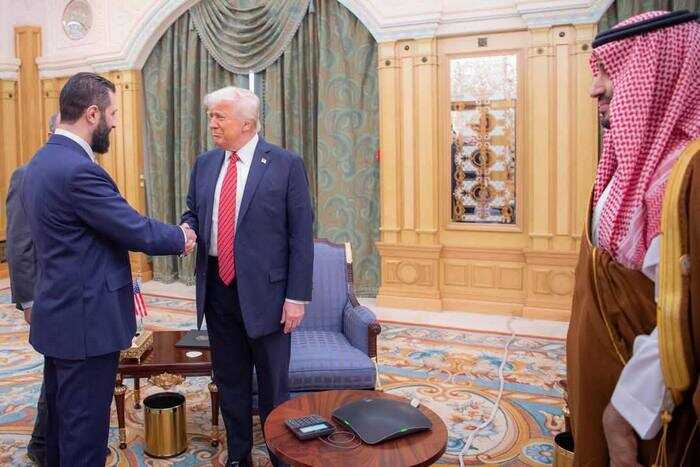 Президент Сирии Аш-Шараа и его спорное прошлое: Трамп поддерживает лидера, несмотря на обвинения