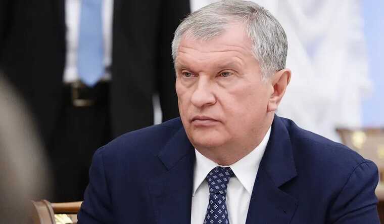 Роснефть по приказу Игоря Сечина сворачивает закупки техники на будущий год