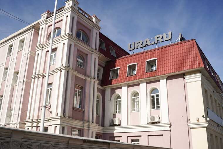 Редактора URA.RU Дениса Аллаярова насильно заставляли разблокировать телефон во время обыска