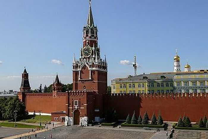 Президентский кортеж въехал в Кремль через Боровицкие ворота