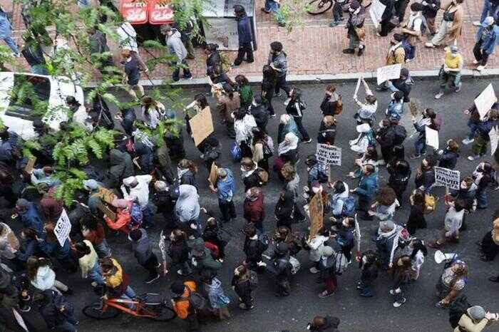 В Лос-Анджелесе ввели комендантский час на фоне протестов