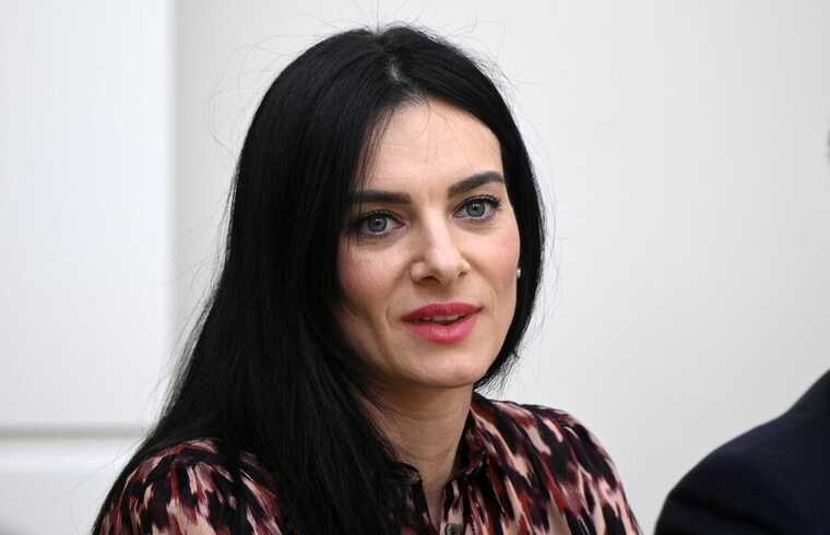 Олимпийской чемпионке Елене Исинбаевой заблокировали счета за неуплату налогов