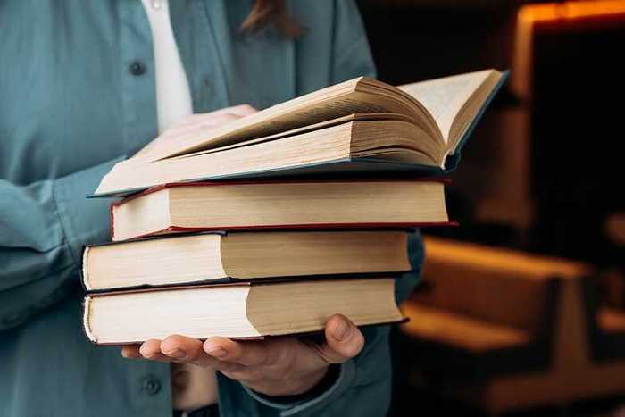 Книжные магазины в России будут штрафовать за продажу книг авторов-иноагентов и экстремистов