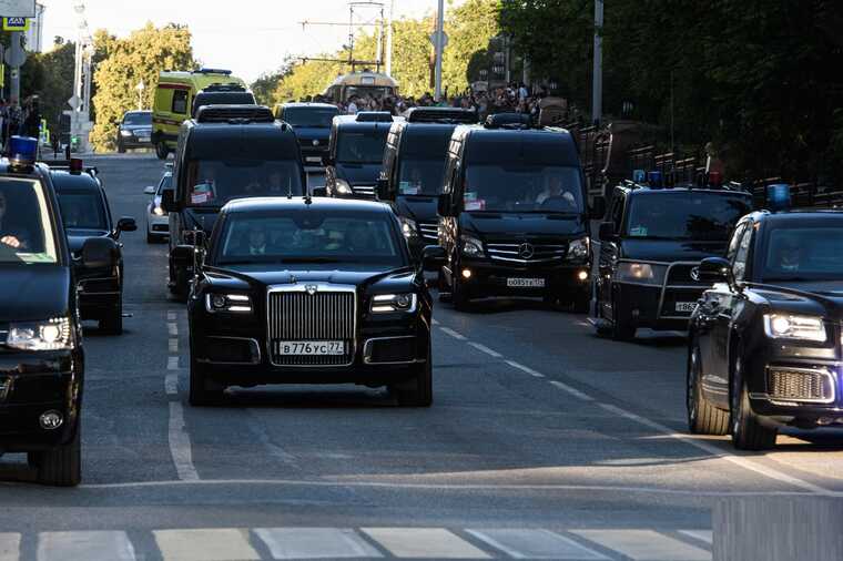 Очевидцы сообщают о появлении кортежа Путина в Магнитогорске