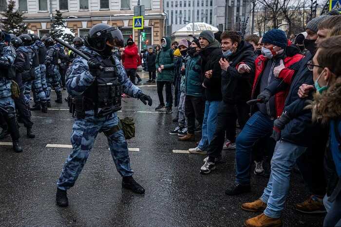 Осуждённый за драку на митинге студент МГУ Джумаев освобождён из тюрьмы