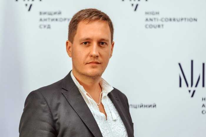 Ukrainian judge Viktor Maslov claims that law enforcement is pressuring him due to his professional activities