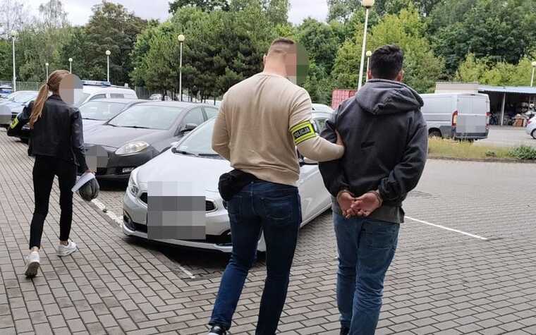 Полиция Варшавы задержала двух подозреваемых в банковском мошенничестве