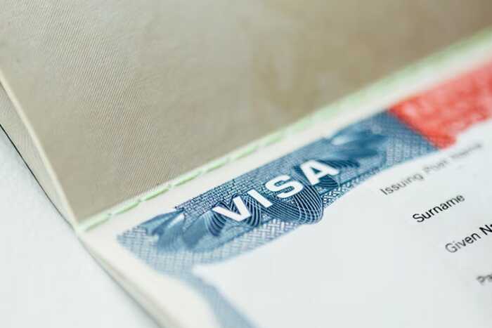 Визовый залог: США ужесточают правила для туристов и бизнесменов из «группы риска»