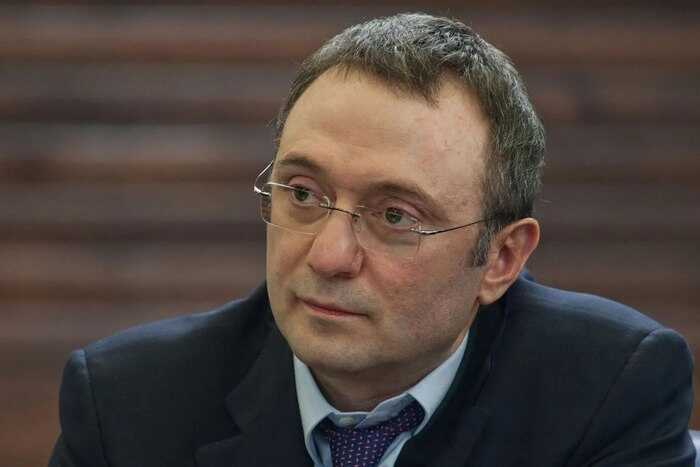 На закрытом аукционе продадут суперъяхту сенатора Керимова, где обнаружили яйцо Фаберже