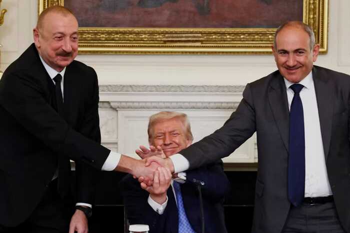 Трамп объявил о дружбе между Арменией и Азербайджаном на совместном брифинге с лидерами стран