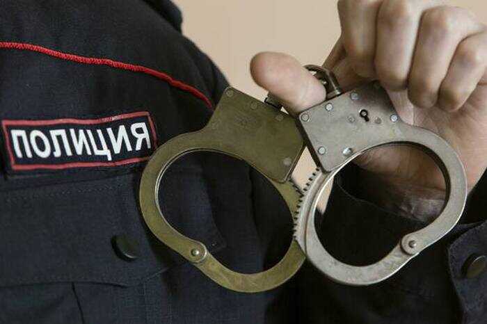 Полицейские в Новосибирске признаны виновными во взятках на 2 миллиона рублей и вымогательстве