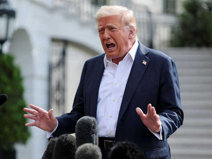 Трамп пообещал Зеленскому добиваться прекращения огня, но без военной поддержки США
