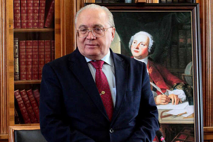 Слова о «лучшем образовании в России» ректор МГУ докладывает Путину, а его внук выбирает Кембридж