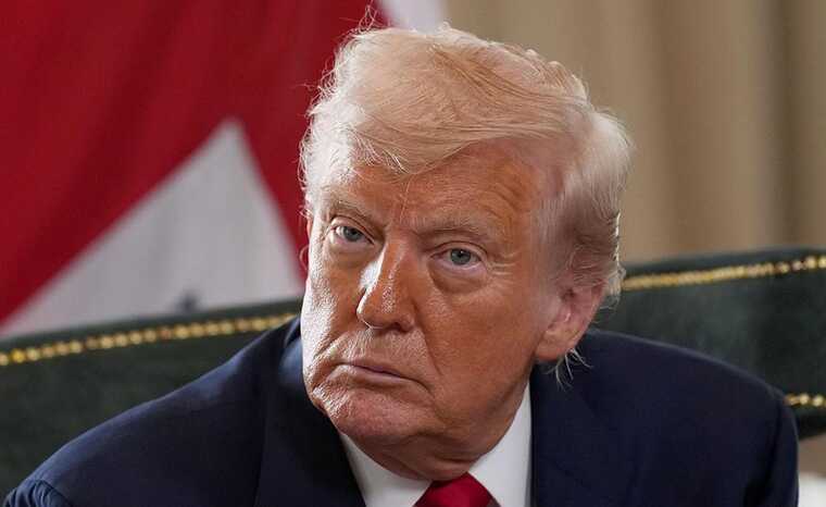 Трамп подписал указ о наказании за осквернение американского флага годом тюрьмы