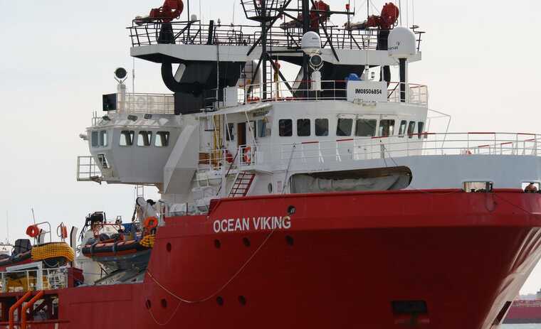 Ливийская береговая охрана обстреляла спасательное судно Ocean Viking в международных водах